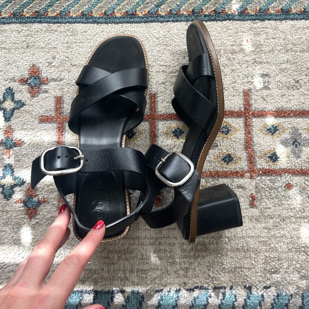 EVERLANE Italian leather buckle heel size 10
